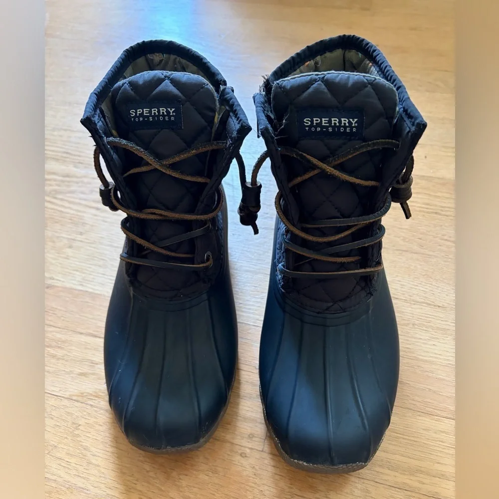 Sperry topsider salt water duck lug boots quilted women’s 6.5